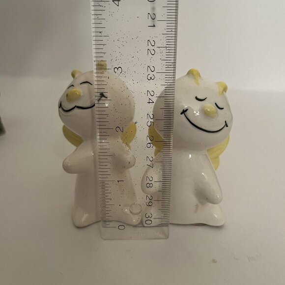 Vintage Happy Hugging Bugs Salt And Pepper Shakers Yellow Wings Imperfections - Picture 9 of 9